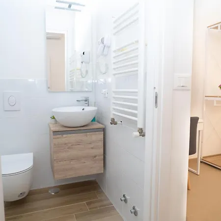 Modern Two-room For 2, 20 Minutes From Termini