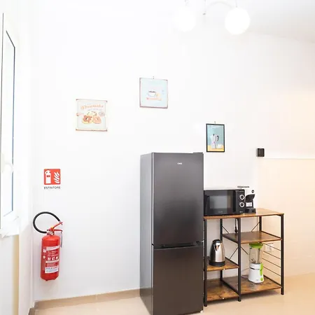 Lägenhet Modern Two-room For 2, 20 Minutes From Termini